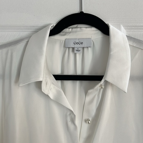 NWT White satin work blouse, pearlized buttons - Picture 2 of 6